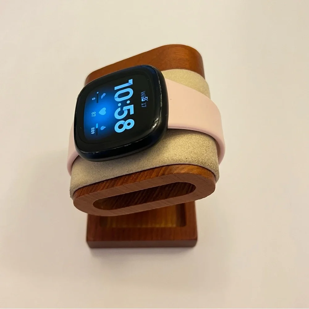 Fitbit Versa 3 Black/Pink, tested, Charger‎ included